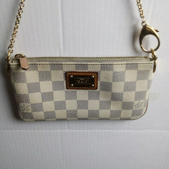 Louis Vuitton Handbags - Louis Vuitton Wristlet Purse (Please Read Details)